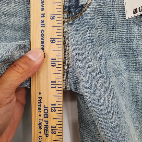 Judy Blue Mid Rise Tummy Control Raw Hem Cropped Wide Leg Jens Women Size 13 NWT - Picture 14 of 16